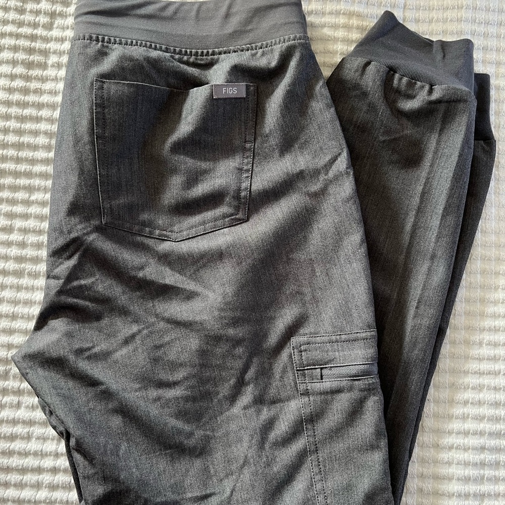 FIGS gray jogger drawstring pants